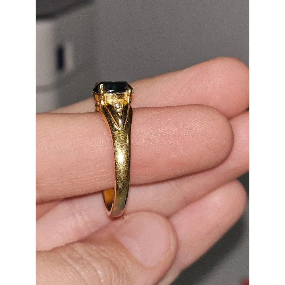N/A elegant gold
